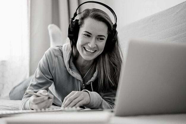 ANIMATE A TENER TU PROPIO PROGRAMA DE RADIO