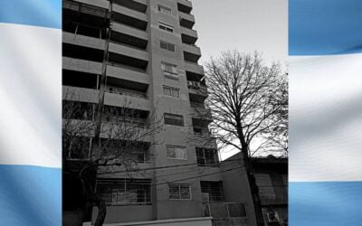 21 BALCONES Y UNA SOLA BANDERA